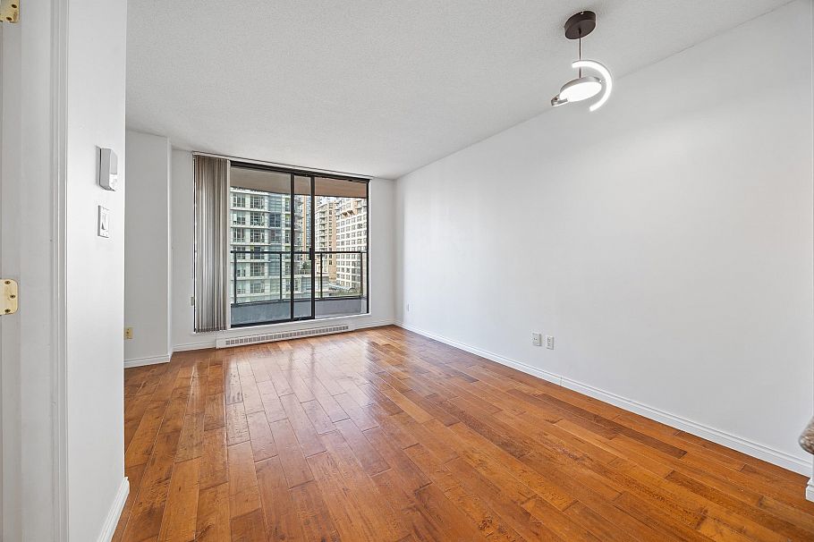 907 1189 Howe Street Vancouver, BC - 8