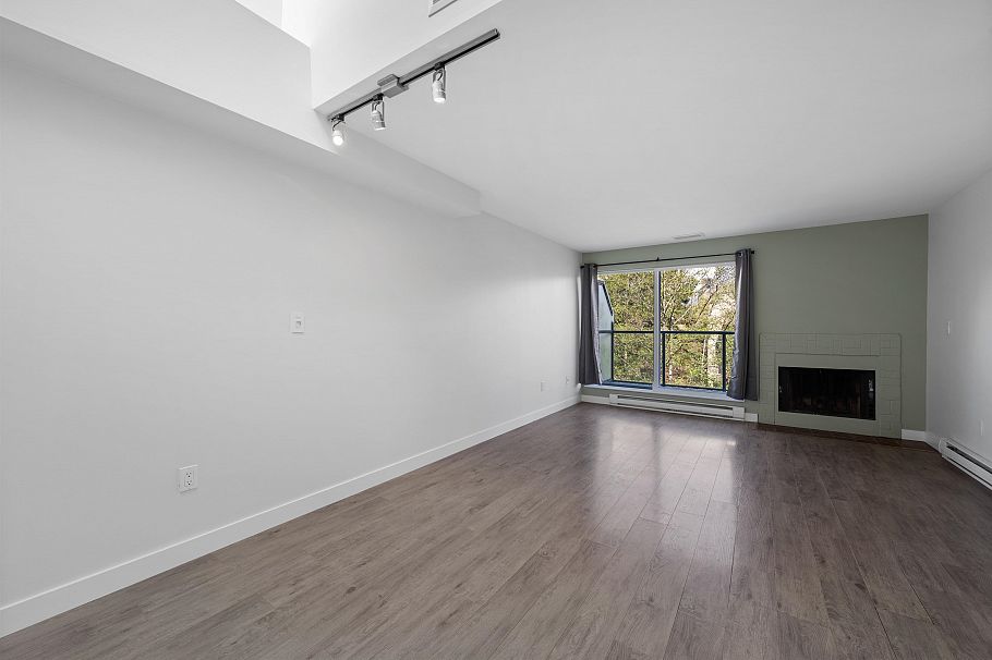 3 1355 W 4th Avenue Vancouver, BC - 4