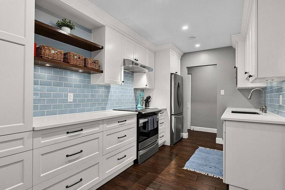 205 150 E 5th Street North Vancouver, BC - 2