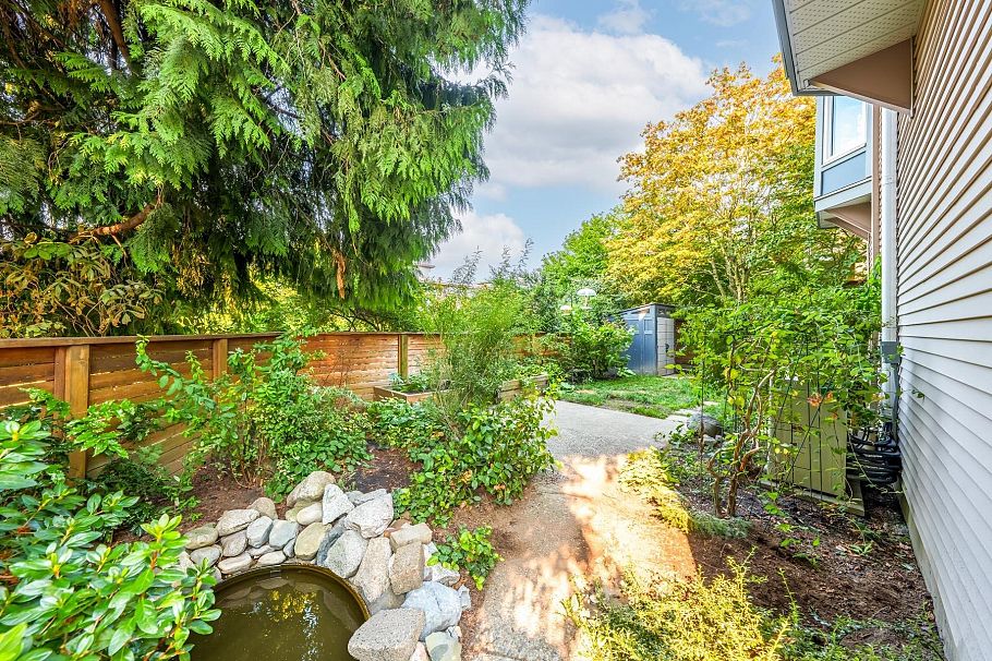 122 Lakewood Drive Vancouver, BC - 22