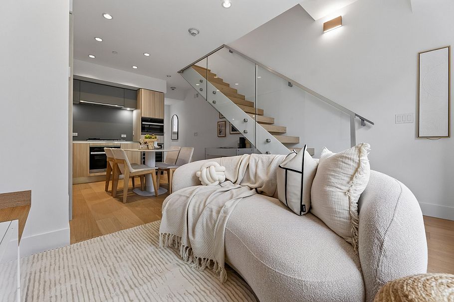 150 W Woodstock Avenue Vancouver, BC - 11