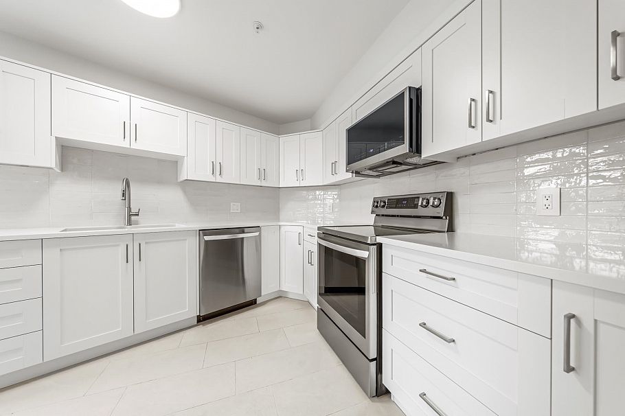 122 Lakewood Drive Vancouver, BC - 8
