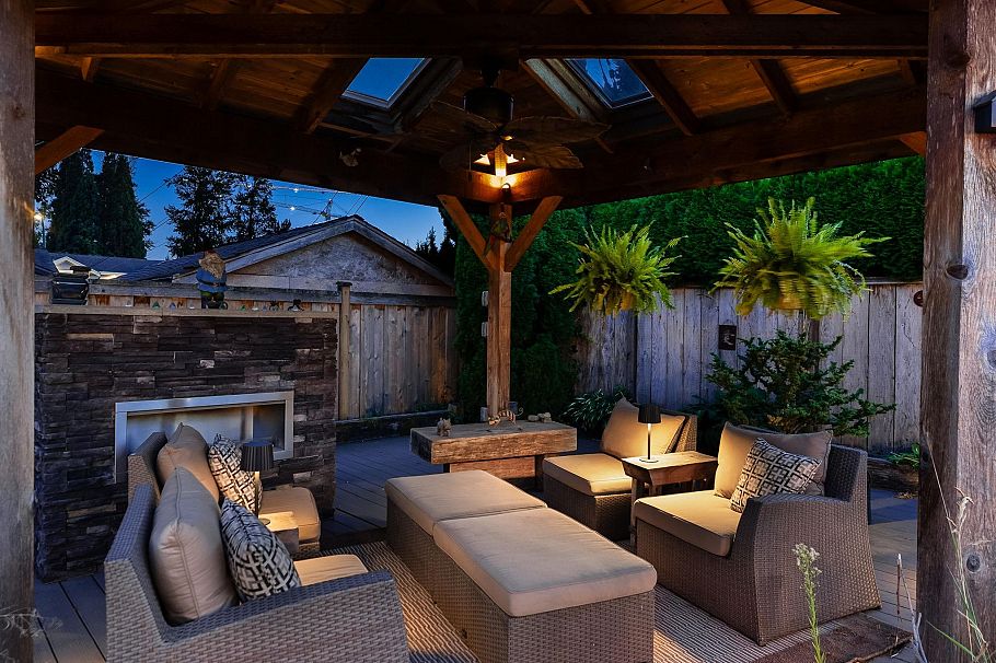 1283 Pinewood Crescent North Vancouver, BC - 3