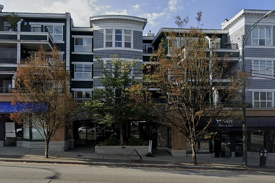 320 2680 W 4th Avenue Vancouver, BC - 1