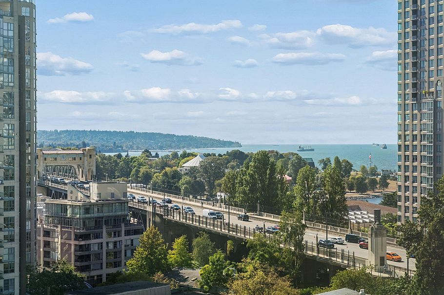 902 889 Pacific Street Vancouver, BC - 27