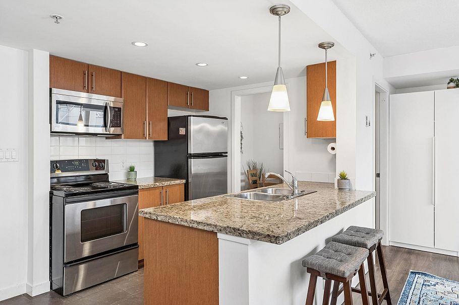 612 618 Abbott Street Vancouver, BC - 5