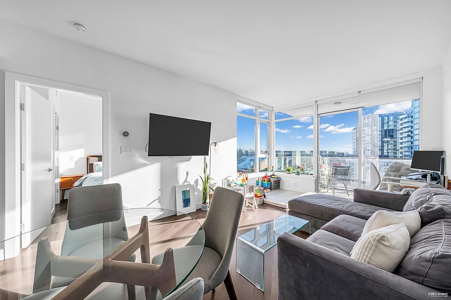 716 3557 Sawmill Crescent Vancouver, BC - 2