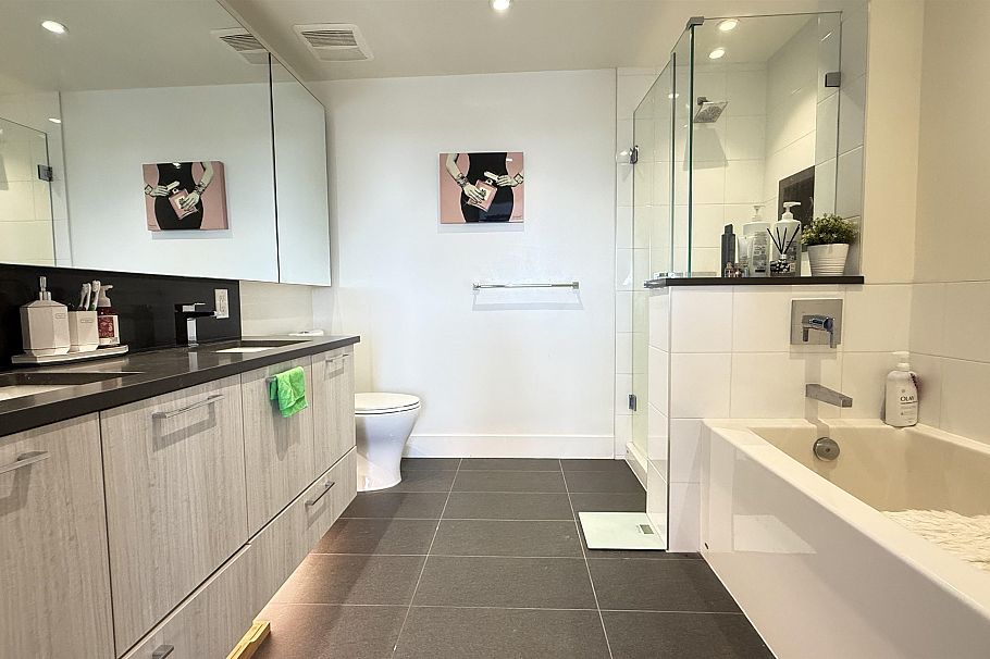 901 8570 Rivergrass Drive Vancouver, BC - 11