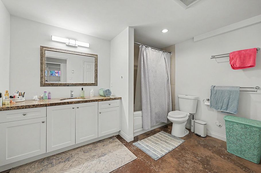 952 Grand Boulevard North Vancouver, BC - 34