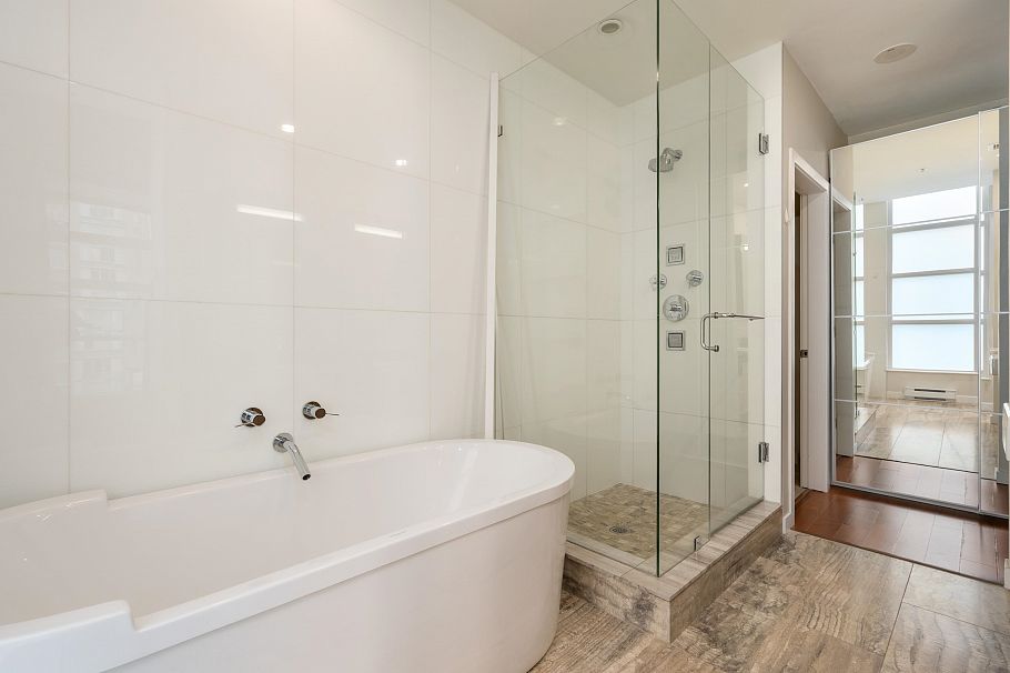 1404 1205 Howe Street Vancouver, BC - 17