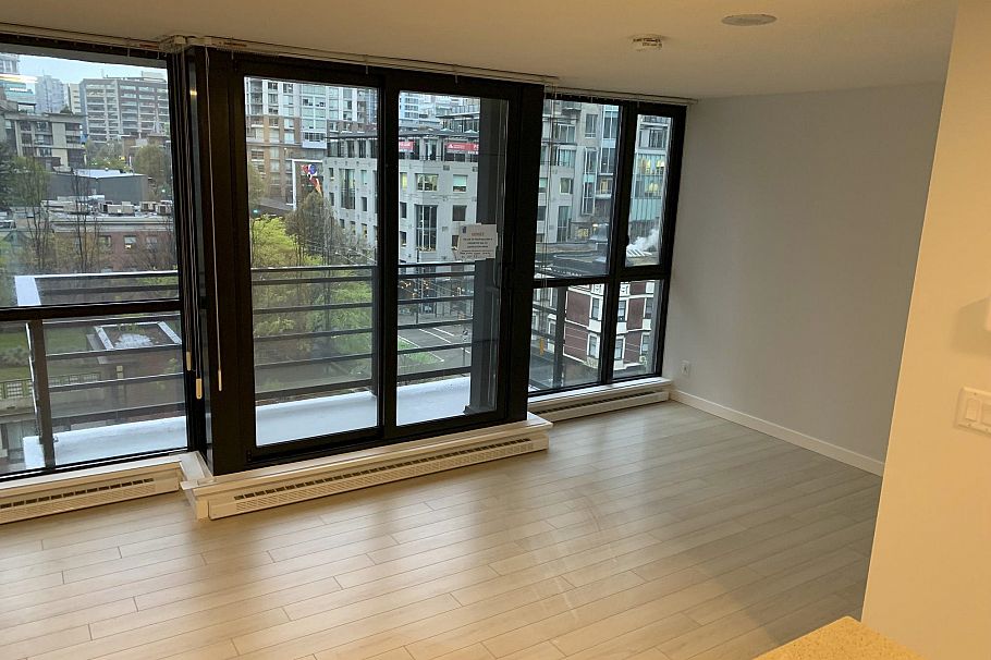 908 909 Mainland Street Vancouver, BC - 5