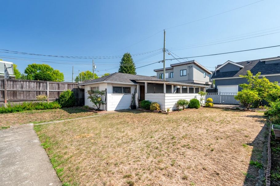 6758 Killarney Street Vancouver, BC - 24