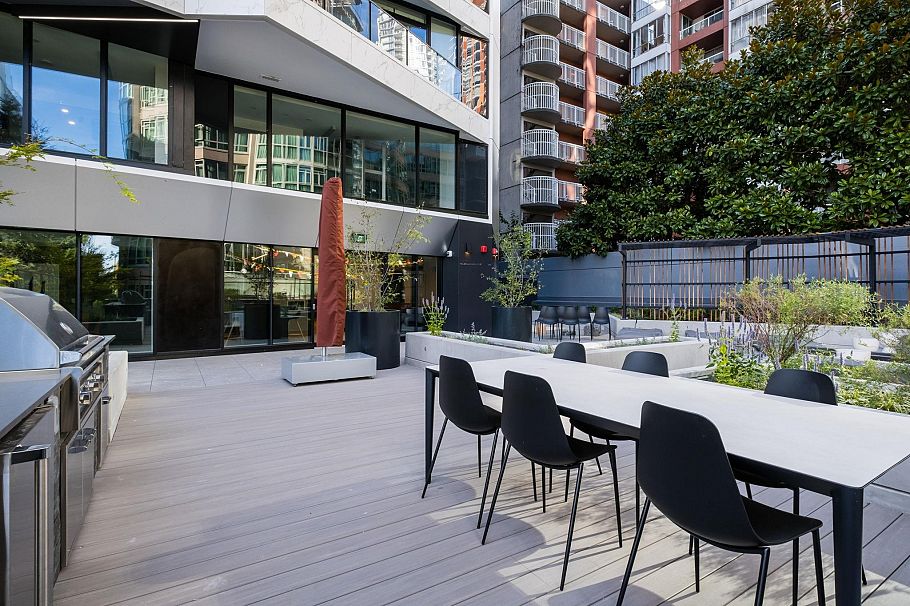 902 889 Pacific Street Vancouver, BC - 39