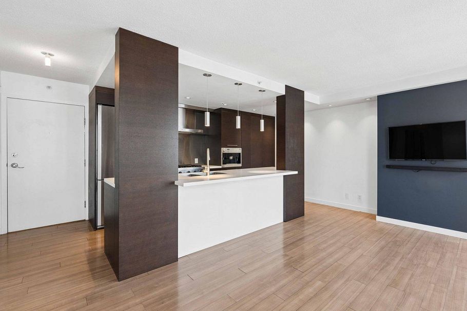 3202 193 Aquarius Mews Vancouver, BC - 15