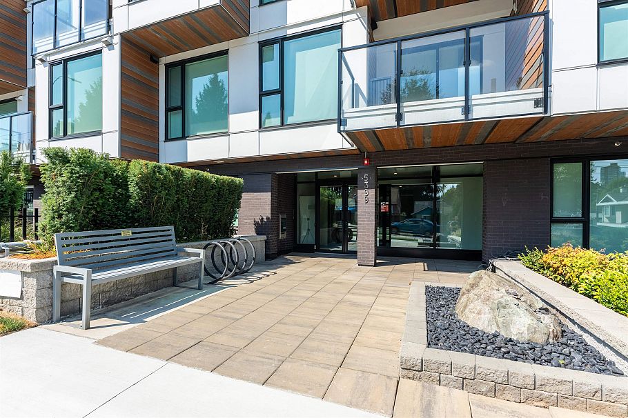 606 5399 Joyce Street Vancouver, BC - 3