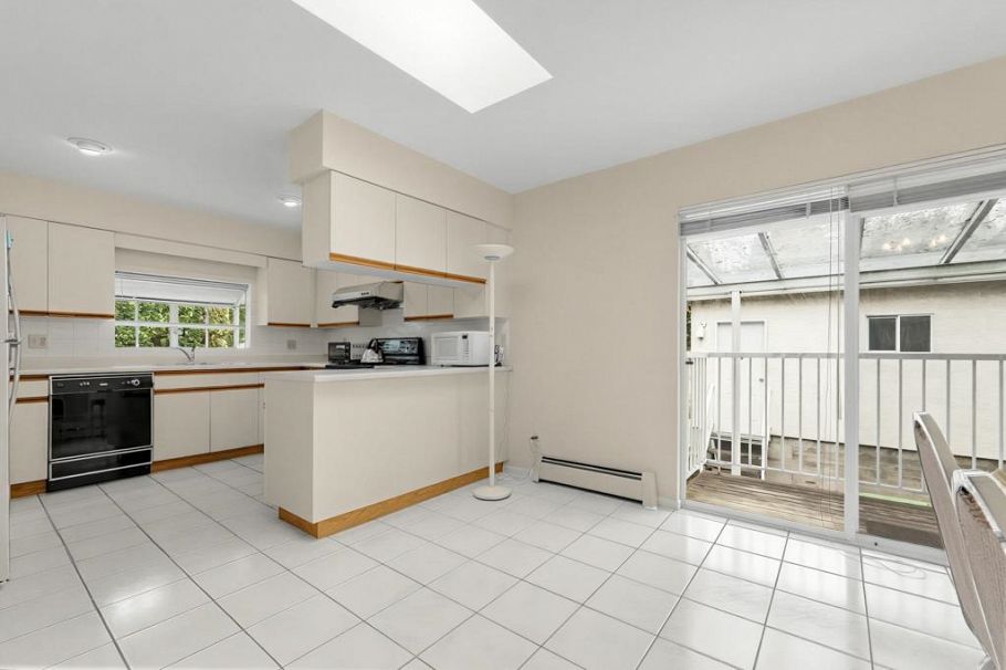 8080 Columbia Street Vancouver, BC - 22