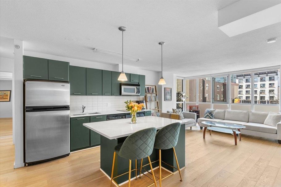310 1155 Seymour Street Vancouver, BC - 4