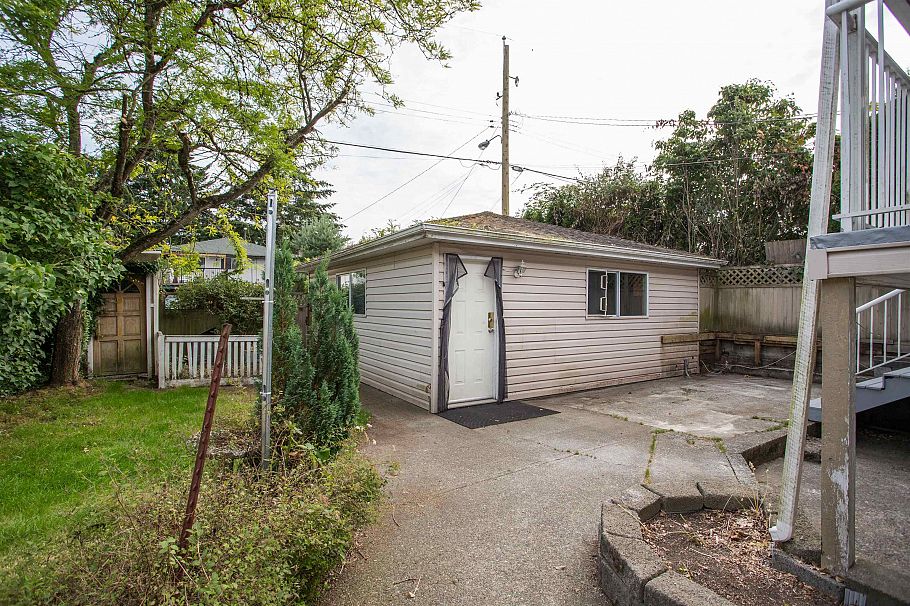 2536 E 29th Avenue Vancouver, BC - 27
