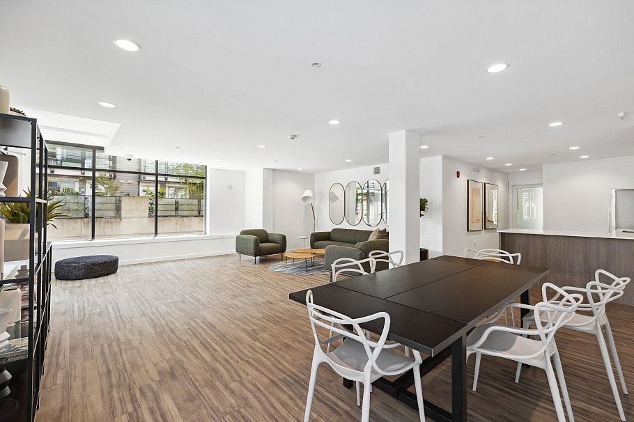 209 715 W 15th Street North Vancouver, BC - 28
