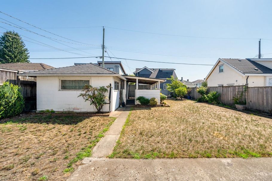 6758 Killarney Street Vancouver, BC - 26