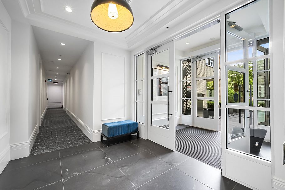 305 168 E 35th Avenue Vancouver, BC - 35