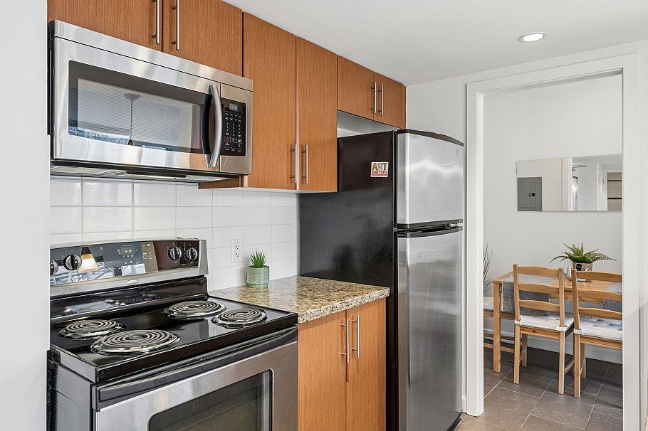 612 618 Abbott Street Vancouver, BC - 6