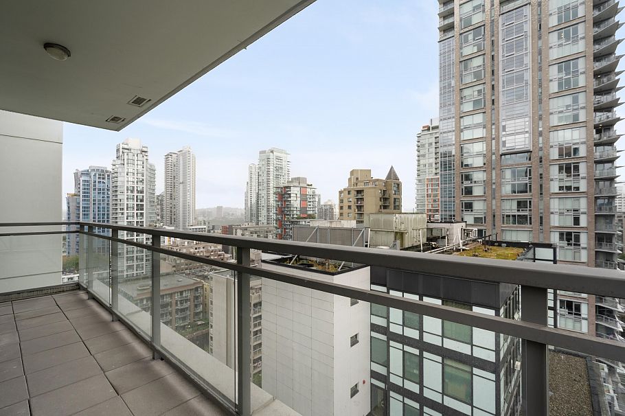 1404 1205 Howe Street Vancouver, BC - 22