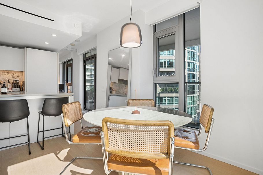 902 889 Pacific Street Vancouver, BC - 9