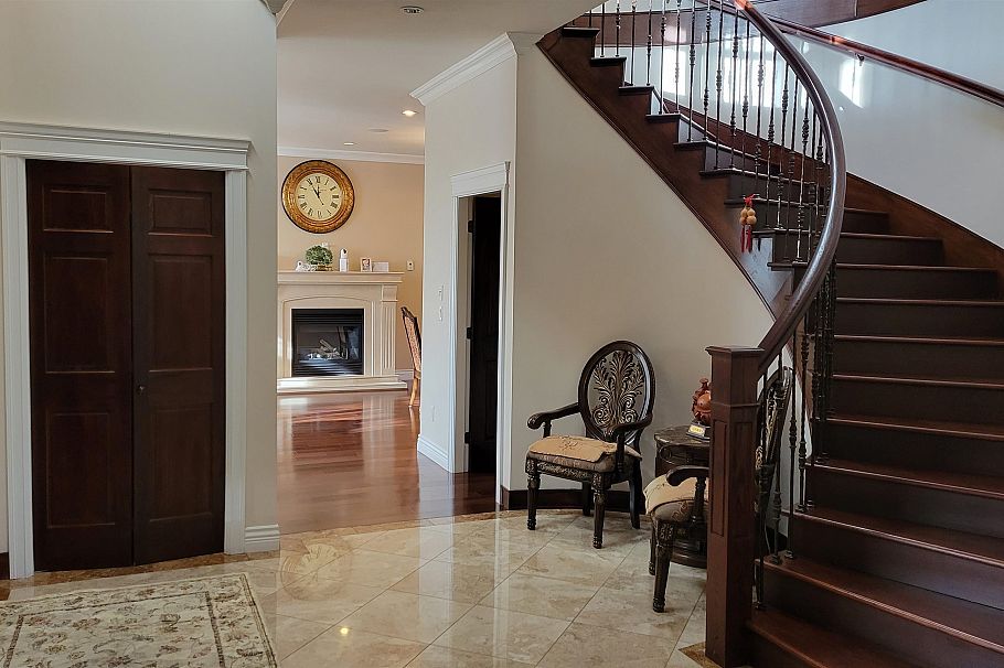 729 W 47th Avenue Vancouver, BC - 2