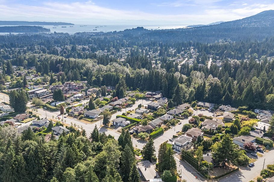 3920 Delbrook Avenue North Vancouver, BC - 32