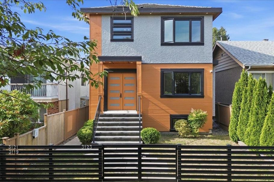3123 E 7th Avenue Vancouver, BC - 1