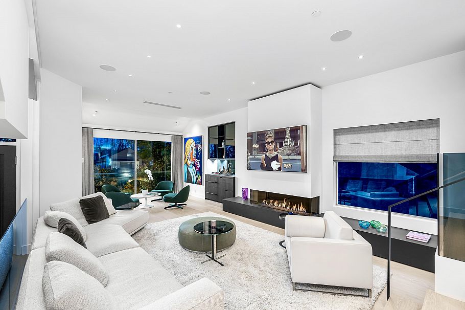 4416 W 1st Avenue Vancouver, BC - 1