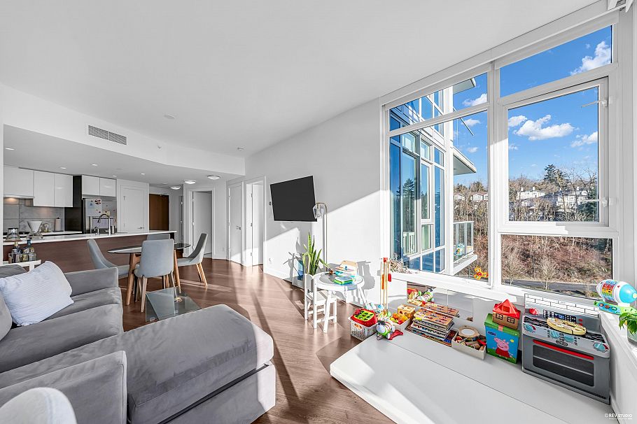 716 3557 Sawmill Crescent Vancouver, BC - 1