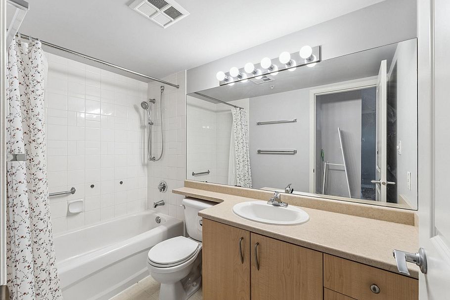 901 3520 Crowley Drive Vancouver, BC - 14
