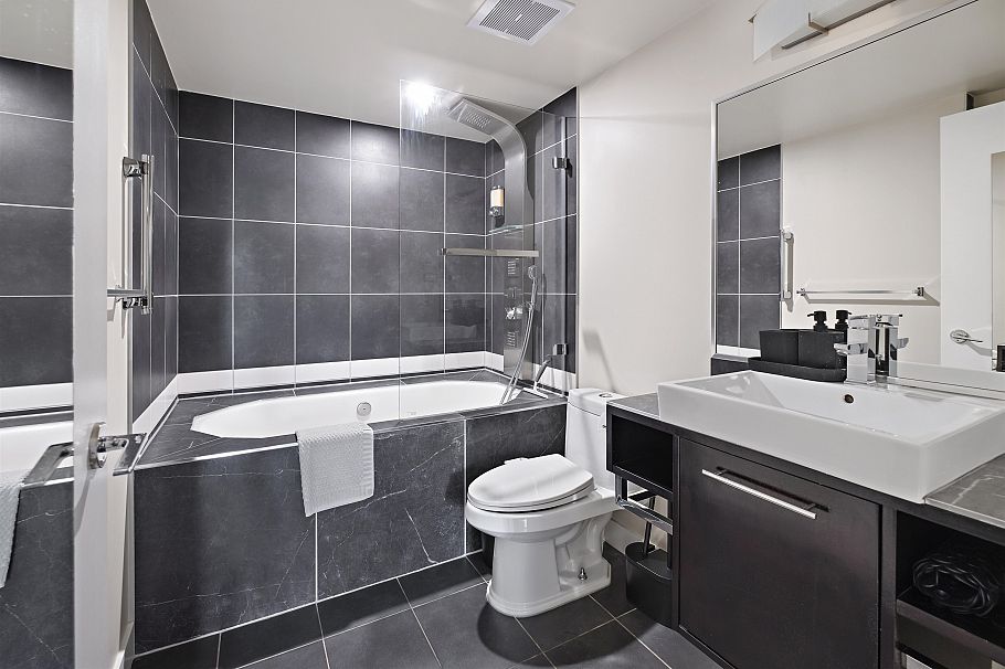 305 689 Abbott Street Vancouver, BC - 14
