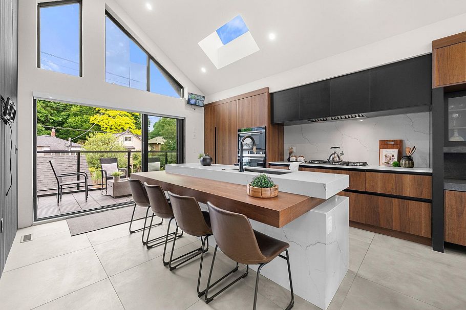 5027 Inverness Street Vancouver, BC - 5