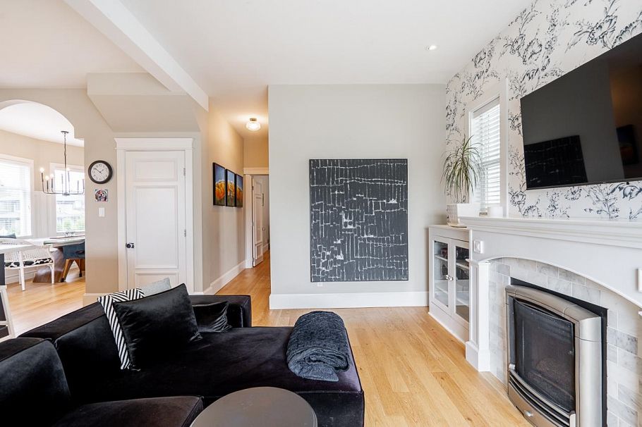 457 E 11th Street North Vancouver, BC - 12