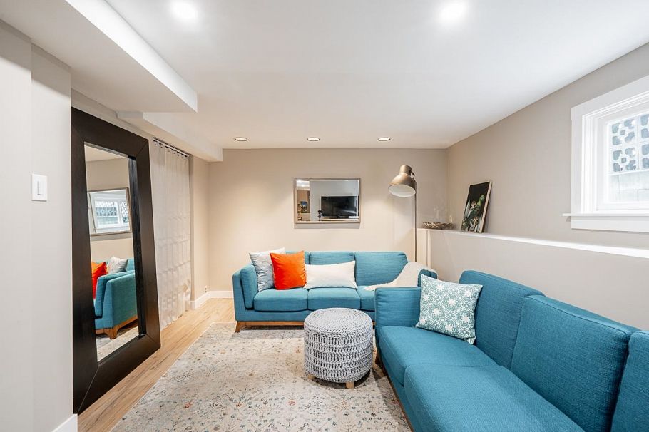 457 E 11th Street North Vancouver, BC - 25