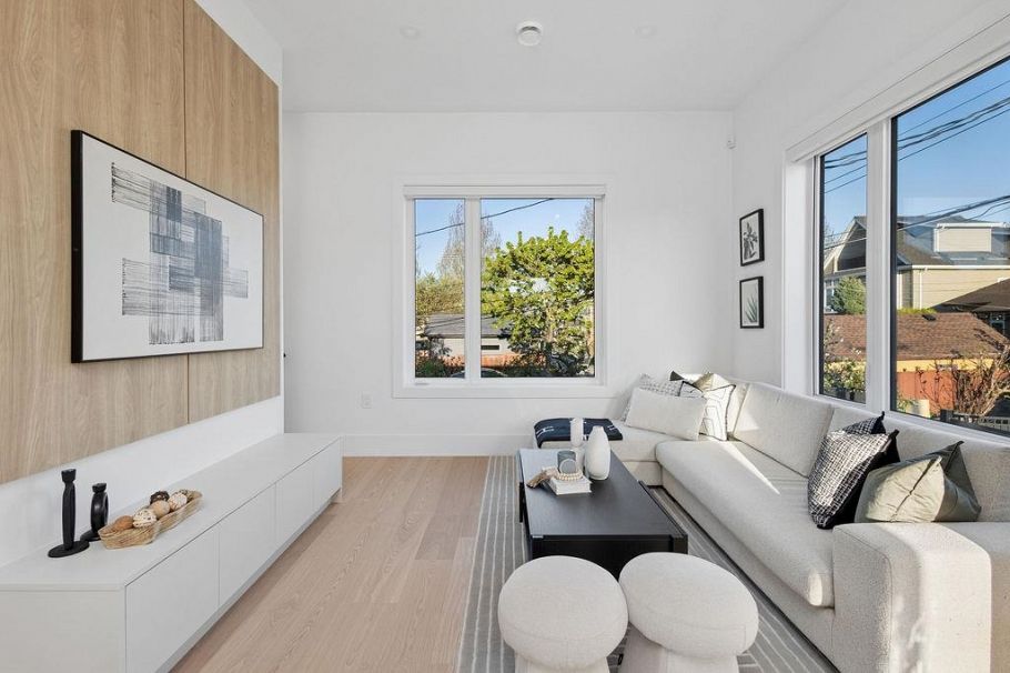 2754 Graveley Street Vancouver, BC - 1