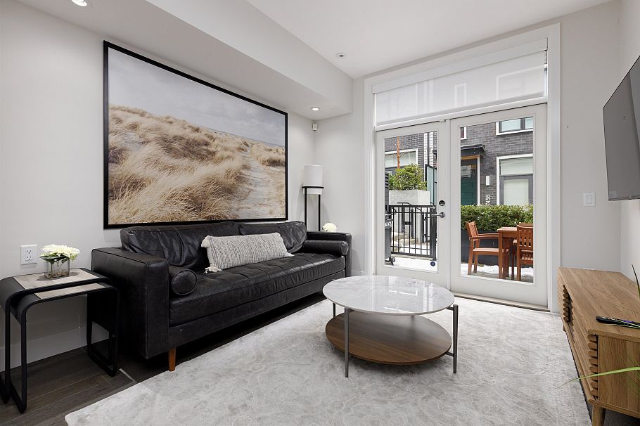 7476 Granville Street Vancouver, BC - 7