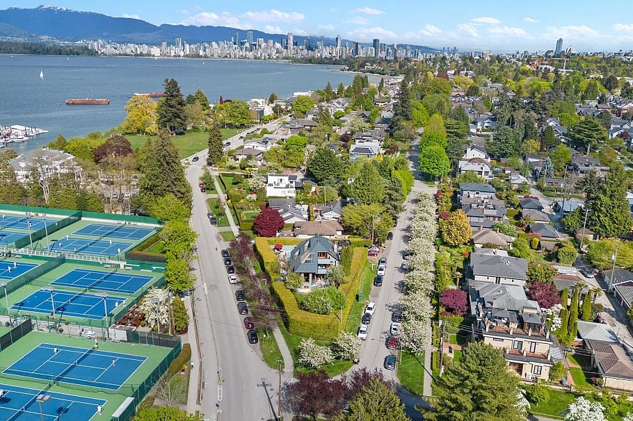 3850 Point Grey Road Vancouver, BC - 4