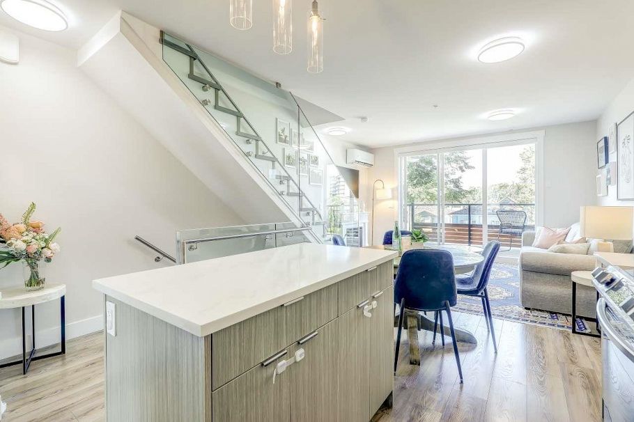 2288 E 33rd Avenue Vancouver, BC - 9