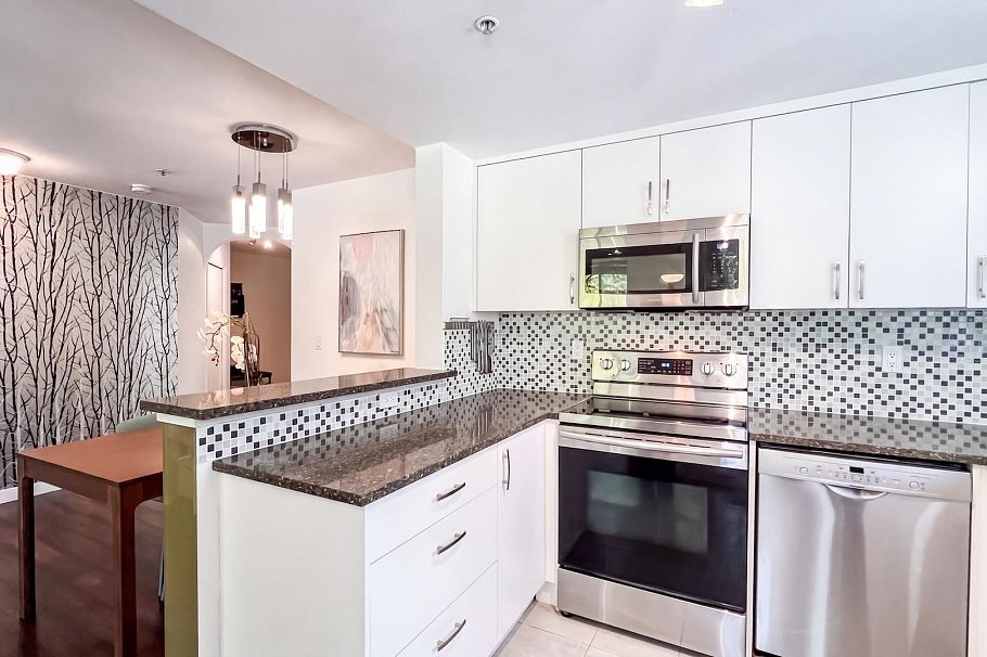 306 1111 Lynn Valley Road North Vancouver, BC - 14