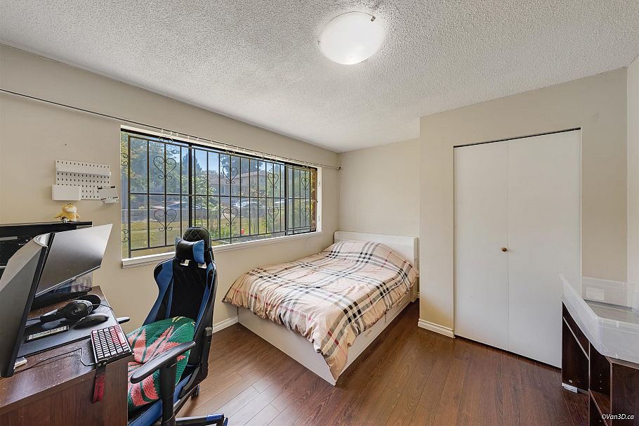 2537 E 27th Avenue Vancouver, BC - 13