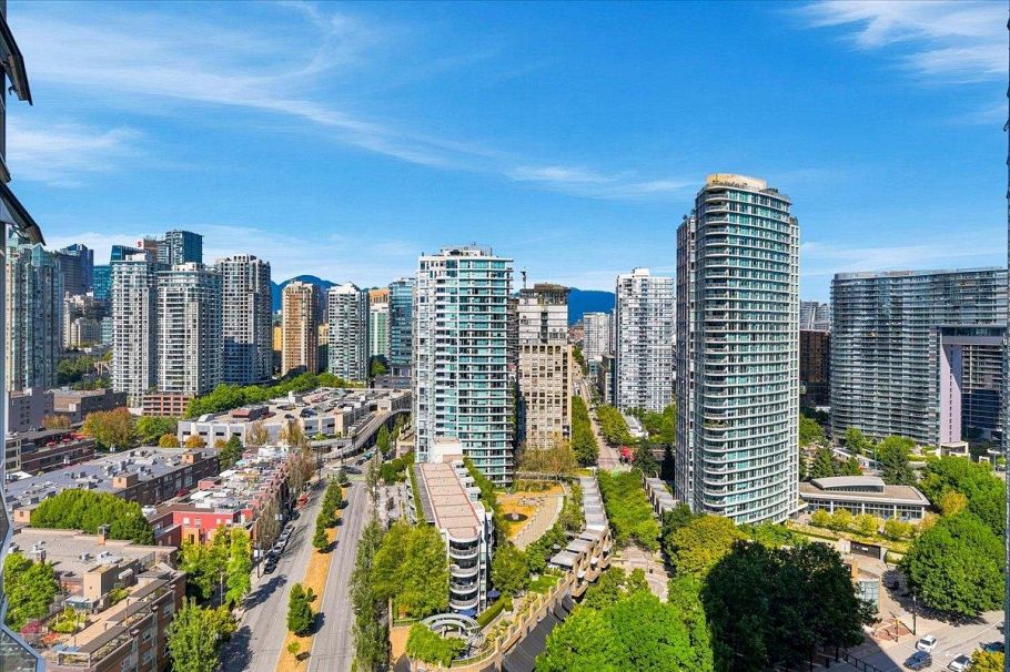 2503 198 Aquarius Mews Vancouver, BC - 20