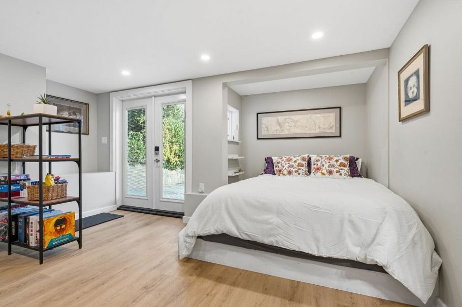 272 E Osborne Road North Vancouver, BC - 19