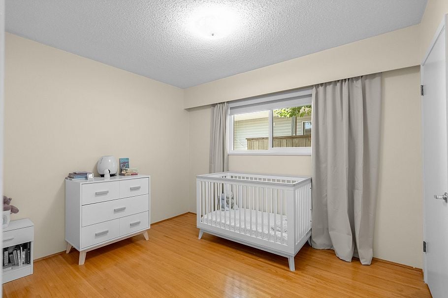646 E Windsor Road North Vancouver, BC - 4
