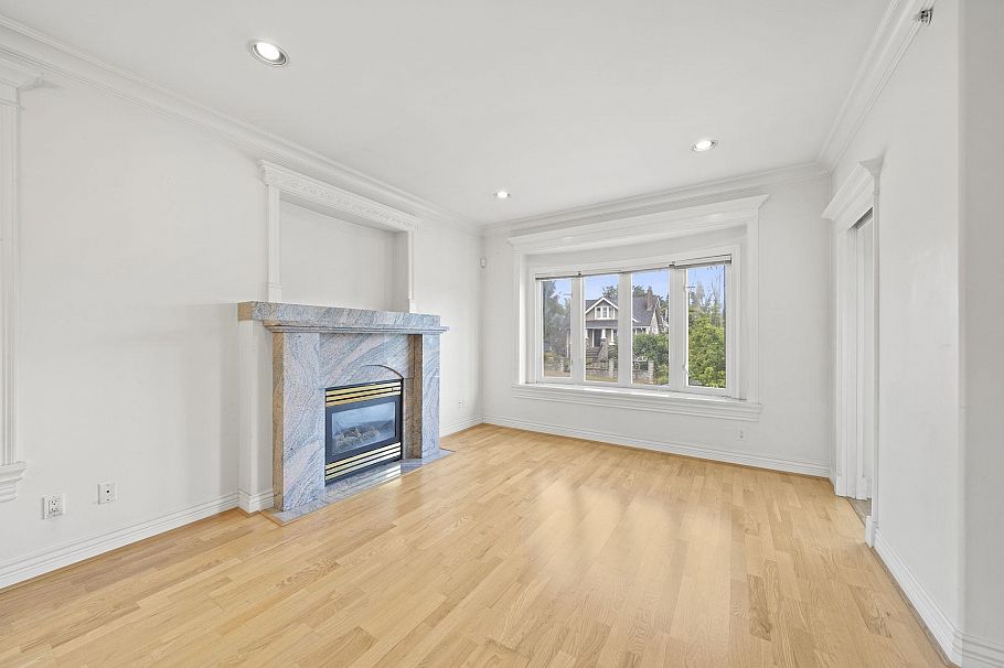 2772 Triumph Street Vancouver, BC - 5