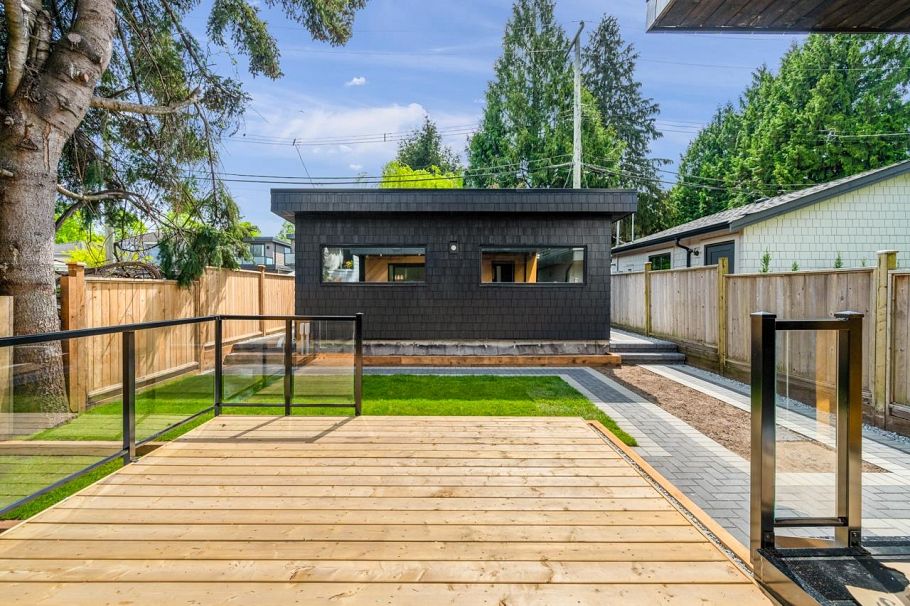 2 950 W 17th Avenue Vancouver, BC - 36