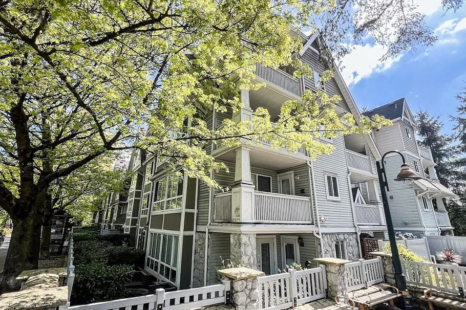 306 1111 Lynn Valley Road North Vancouver, BC - 1